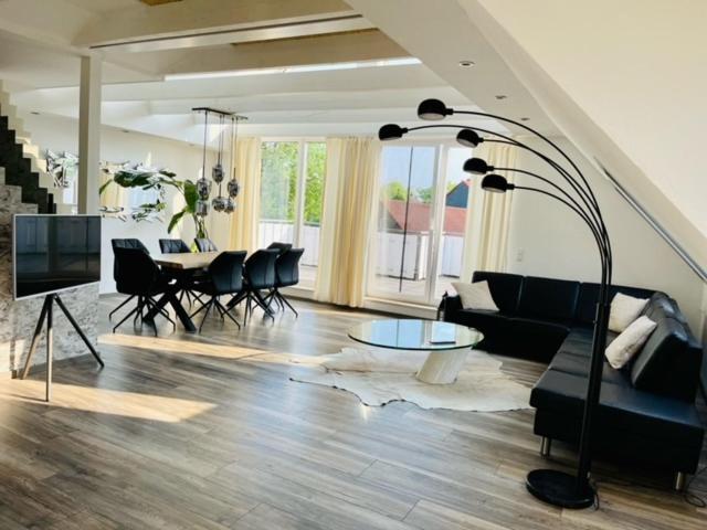 Apartment 160Qm 5 Schlafzimmer 1 Wohnzimmer Terrasse Und Balkon Wilhelmshaven Eksteriør billede